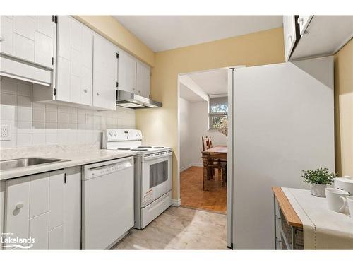 101-860 9Th Street E, Owen Sound, ON - Indoor Photo Showing Kitchen