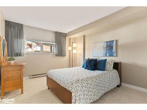 101-860 9Th Street E, Owen Sound, ON - Indoor Photo Showing Bedroom