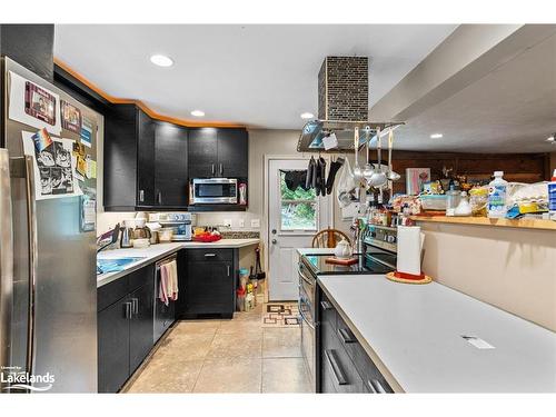 300 Harvey Street, Orillia, ON - Indoor Photo Showing Kitchen