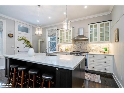 18 Amelia Street, Springwater, ON - Indoor Photo Showing Kitchen With Upgraded Kitchen