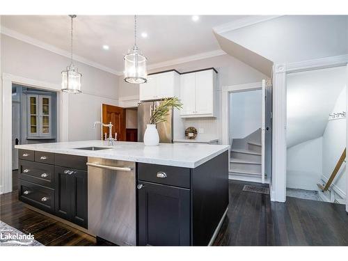 18 Amelia Street, Springwater, ON - Indoor Photo Showing Kitchen