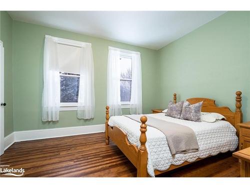 18 Amelia Street, Springwater, ON - Indoor Photo Showing Bedroom