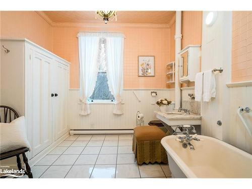 18 Amelia Street, Springwater, ON - Indoor Photo Showing Bathroom