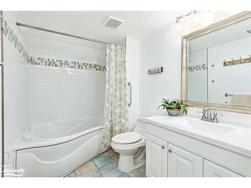 390 Mariners Way, Collingwood, ON - Indoor Photo Showing Bathroom