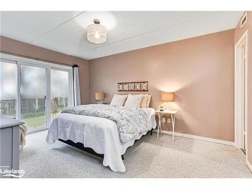 390 Mariners Way, Collingwood, ON - Indoor Photo Showing Bedroom