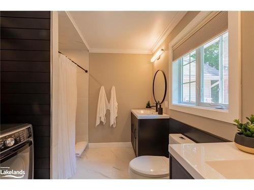 24 Birchwood Drive, Huntsville, ON - Indoor Photo Showing Bathroom