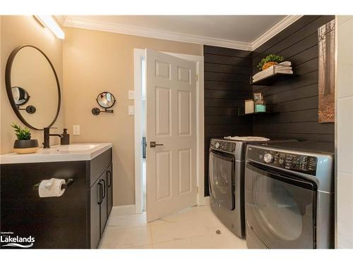 24 Birchwood Drive, Huntsville, ON - Indoor Photo Showing Laundry Room