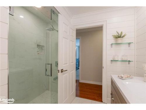 24 Birchwood Drive, Huntsville, ON - Indoor Photo Showing Bathroom