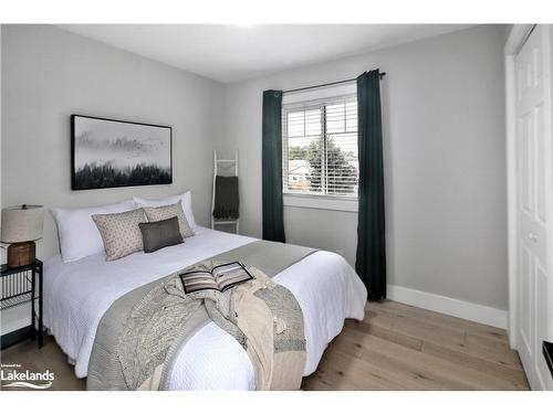 18 Godden Street, Collingwood, ON - Indoor Photo Showing Bedroom