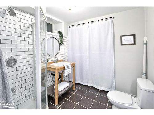 18 Godden Street, Collingwood, ON - Indoor Photo Showing Bathroom