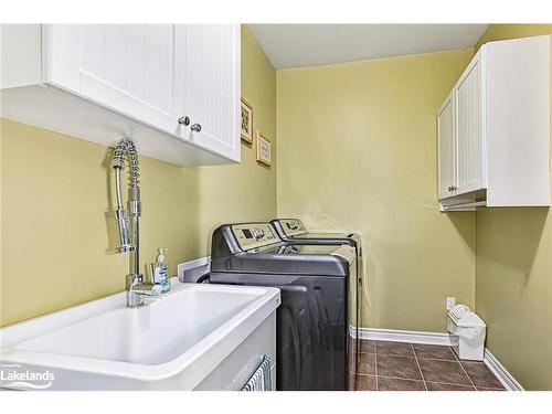 44 Starboard Circle, Wasaga Beach, ON - Indoor Photo Showing Laundry Room