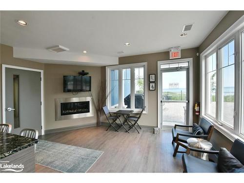 44 Starboard Circle, Wasaga Beach, ON - Indoor Photo Showing Living Room With Fireplace