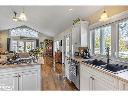 3628 Bayou Road, Severn, ON - Indoor Photo Showing Kitchen With Double Sink