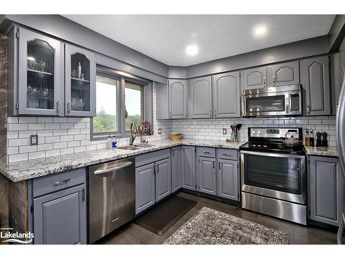 317575 3Rd Line, Meaford, ON - Indoor Photo Showing Kitchen With Stainless Steel Kitchen With Upgraded Kitchen