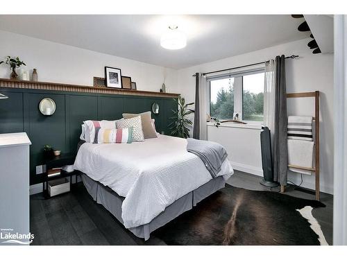 317575 3Rd Line, Meaford, ON - Indoor Photo Showing Bedroom