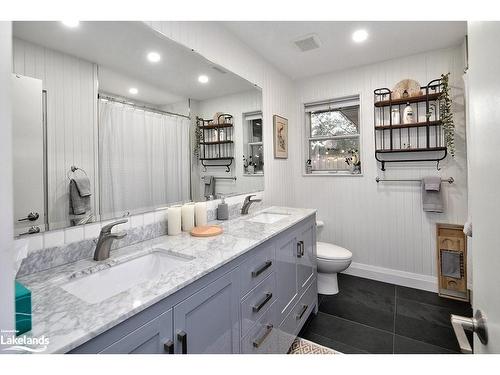 317575 3Rd Line, Meaford, ON - Indoor Photo Showing Bathroom