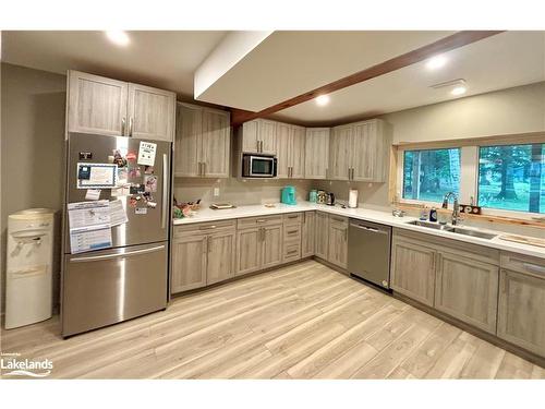 38 Foliage Drive, Tiny, ON - Indoor Photo Showing Kitchen With Double Sink