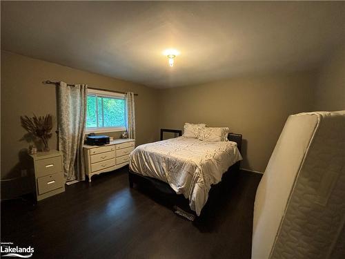 38 Foliage Drive, Tiny, ON - Indoor Photo Showing Bedroom