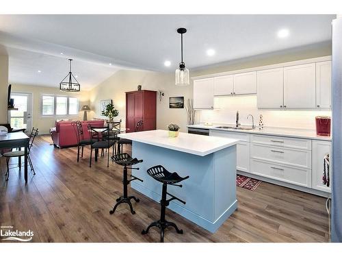 108 Warbler Way, Thornbury, ON - Indoor Photo Showing Kitchen With Upgraded Kitchen