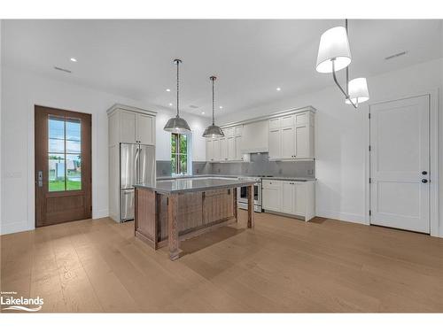 3332 County Road 42, Creemore, ON - Indoor Photo Showing Kitchen With Upgraded Kitchen