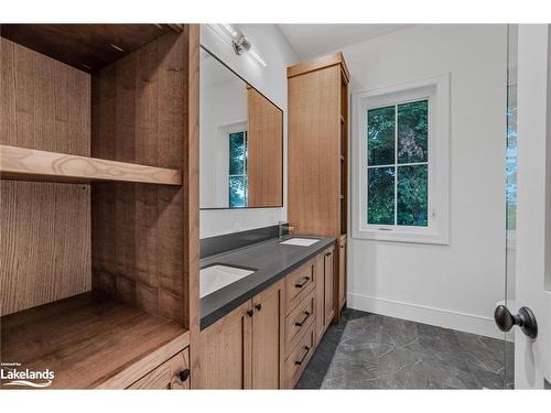 3332 County Road 42, Creemore, ON - Indoor Photo Showing Bathroom