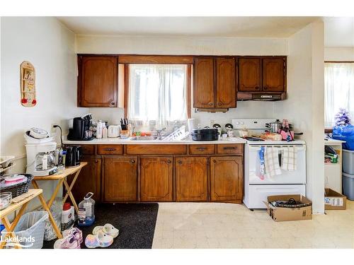 69 Gibbard Crescent, Collingwood, ON - Indoor Photo Showing Kitchen