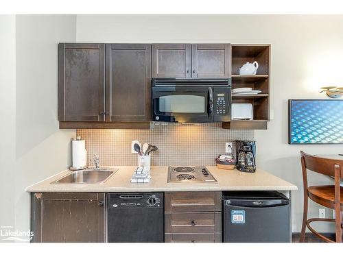 428-190 Jozo Weider Boulevard, The Blue Mountains, ON - Indoor Photo Showing Kitchen With Upgraded Kitchen