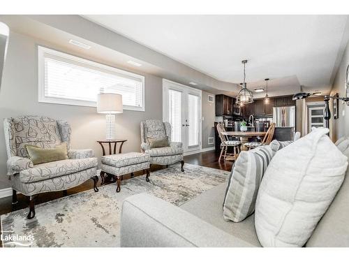 308-4 Brandy Lane Drive, Collingwood, ON - Indoor Photo Showing Living Room