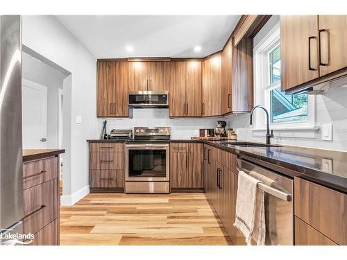 215 Margaret Avenue, Kitchener, ON - Indoor Photo Showing Kitchen