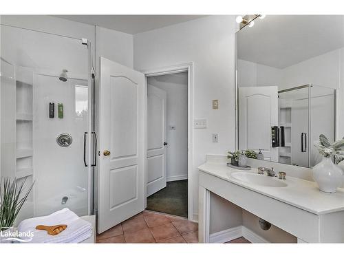 158 Fairway Crescent, Collingwood, ON - Indoor Photo Showing Bathroom