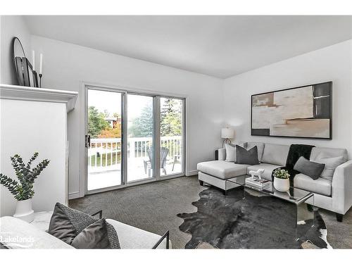 158 Fairway Crescent, Collingwood, ON - Indoor Photo Showing Living Room