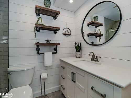 42 Shoreline Drive, Bracebridge, ON - Indoor Photo Showing Bathroom