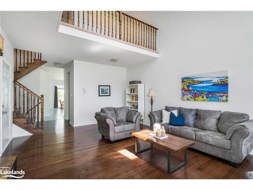 Pw-22 Providence Way, Wasaga Beach, ON - Indoor Photo Showing Living Room