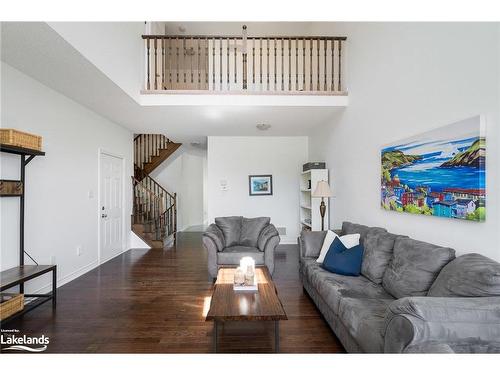 Pw-22 Providence Way, Wasaga Beach, ON - Indoor Photo Showing Living Room