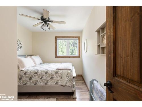 427 Skyhills Road, Huntsville, ON - Indoor Photo Showing Bedroom