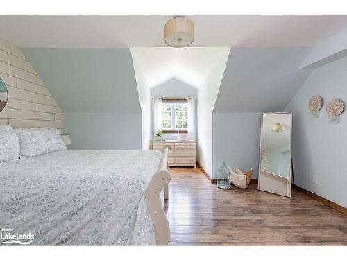 427 Skyhills Road, Huntsville, ON - Indoor Photo Showing Bedroom