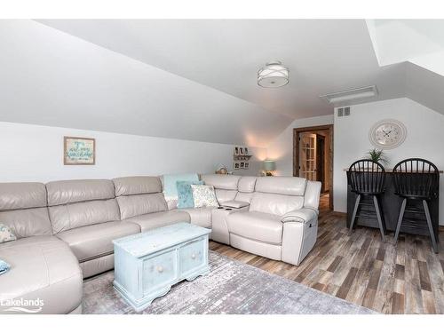 427 Skyhills Road, Huntsville, ON - Indoor Photo Showing Living Room