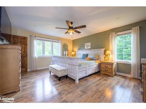 427 Skyhills Road, Huntsville, ON - Indoor Photo Showing Bedroom