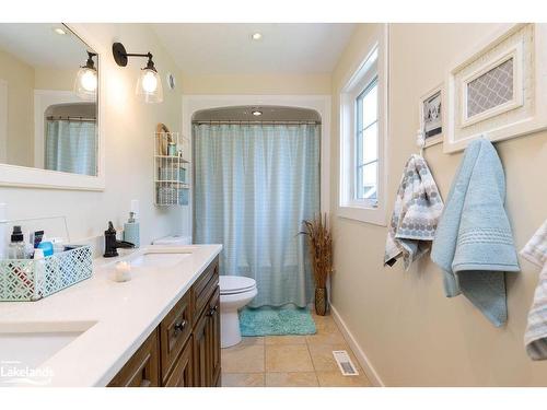 427 Skyhills Road, Huntsville, ON - Indoor Photo Showing Bathroom