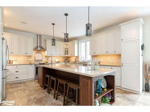 427 Skyhills Road, Huntsville, ON - Indoor Photo Showing Kitchen With Upgraded Kitchen