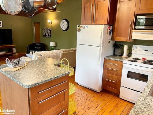 72 59Th Street S, Wasaga Beach, ON - Indoor Photo Showing Kitchen