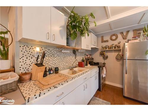 120 Bakery Lane, Gravenhurst, ON - Indoor Photo Showing Kitchen