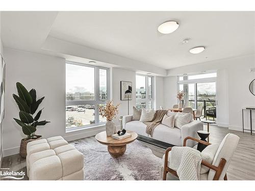 324-4 Kimberly Lane, Collingwood, ON - Indoor Photo Showing Living Room