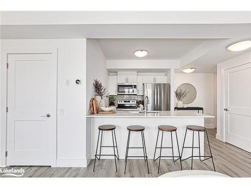 324-4 Kimberly Lane, Collingwood, ON - Indoor Photo Showing Kitchen