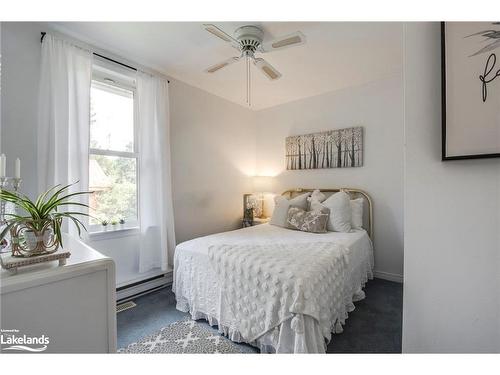 17 Edward Street, Penetanguishene, ON - Indoor Photo Showing Bedroom