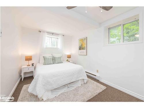 36 West Elliott Street, Huntsville, ON - Indoor Photo Showing Bedroom