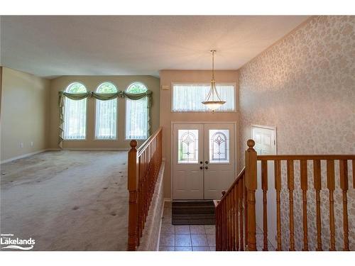 121 Fernbrook Drive, Wasaga Beach, ON - Indoor Photo Showing Other Room