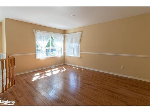 121 Fernbrook Drive, Wasaga Beach, ON - Indoor Photo Showing Other Room