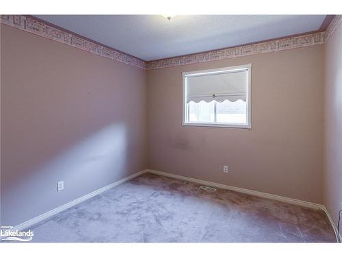 121 Fernbrook Drive, Wasaga Beach, ON - Indoor Photo Showing Other Room