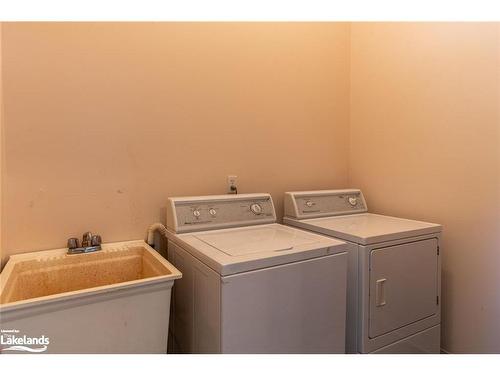 121 Fernbrook Drive, Wasaga Beach, ON - Indoor Photo Showing Laundry Room